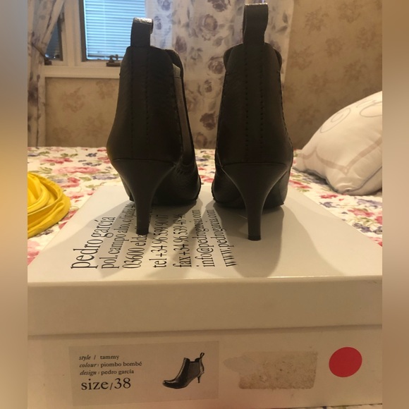 Pedro Garcia Brown Leather Justine Chelsea Stretch Ankle Boots - Picture 10 of 13